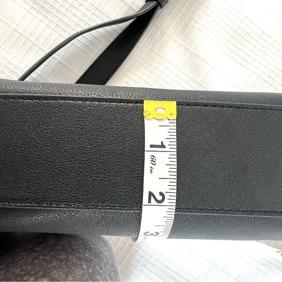 Guess Lani Vegan Black Two Handle Flap Satchel Crossbody Purse Bag - Picture 14 of 16